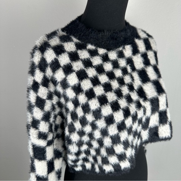 Edikted Cropped Fuzzy Black & White Checkered Sweater Womens Size XS New Jumper - Picture 6 of 8